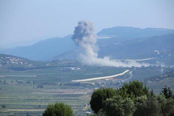 Israel bombardea objetivos de Hezbolá