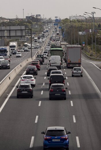 Abren al tráfico la A-4 tras 3 horas cortada por un accidente