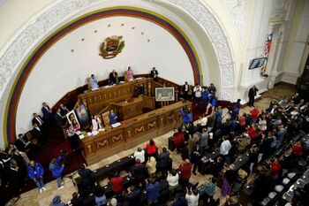 El Parlamento venezolano propone romper relaciones con España