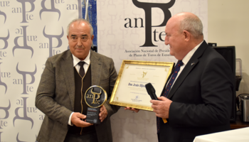 Jesús Hijosa premiado por la ANPTE